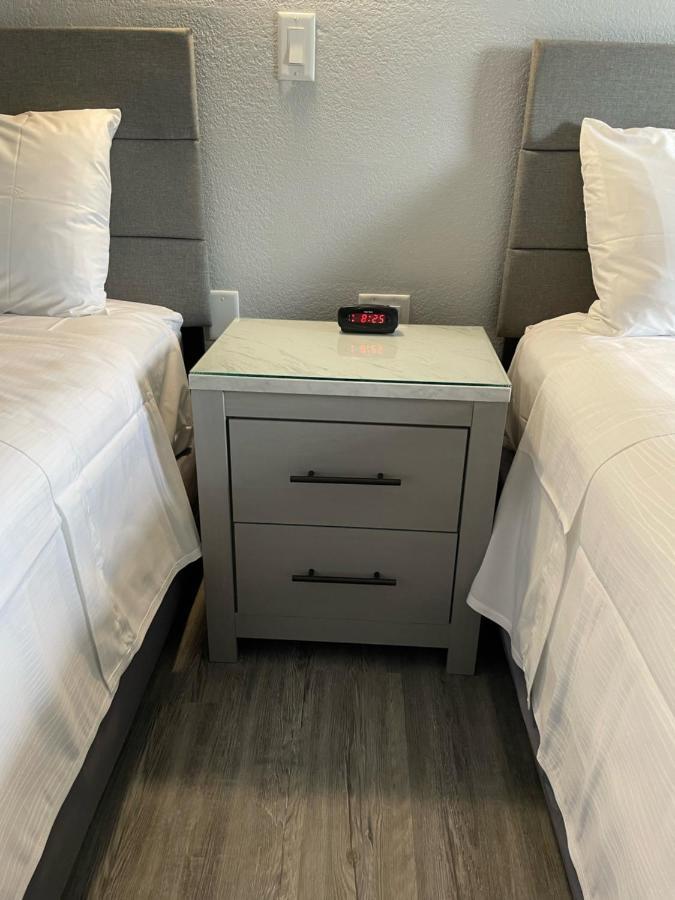 Schmidt'S Creek Hotel 오사지비치 외부 사진